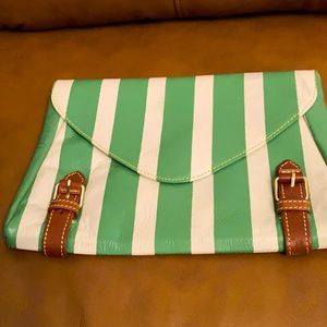 Holding Horses Clutch